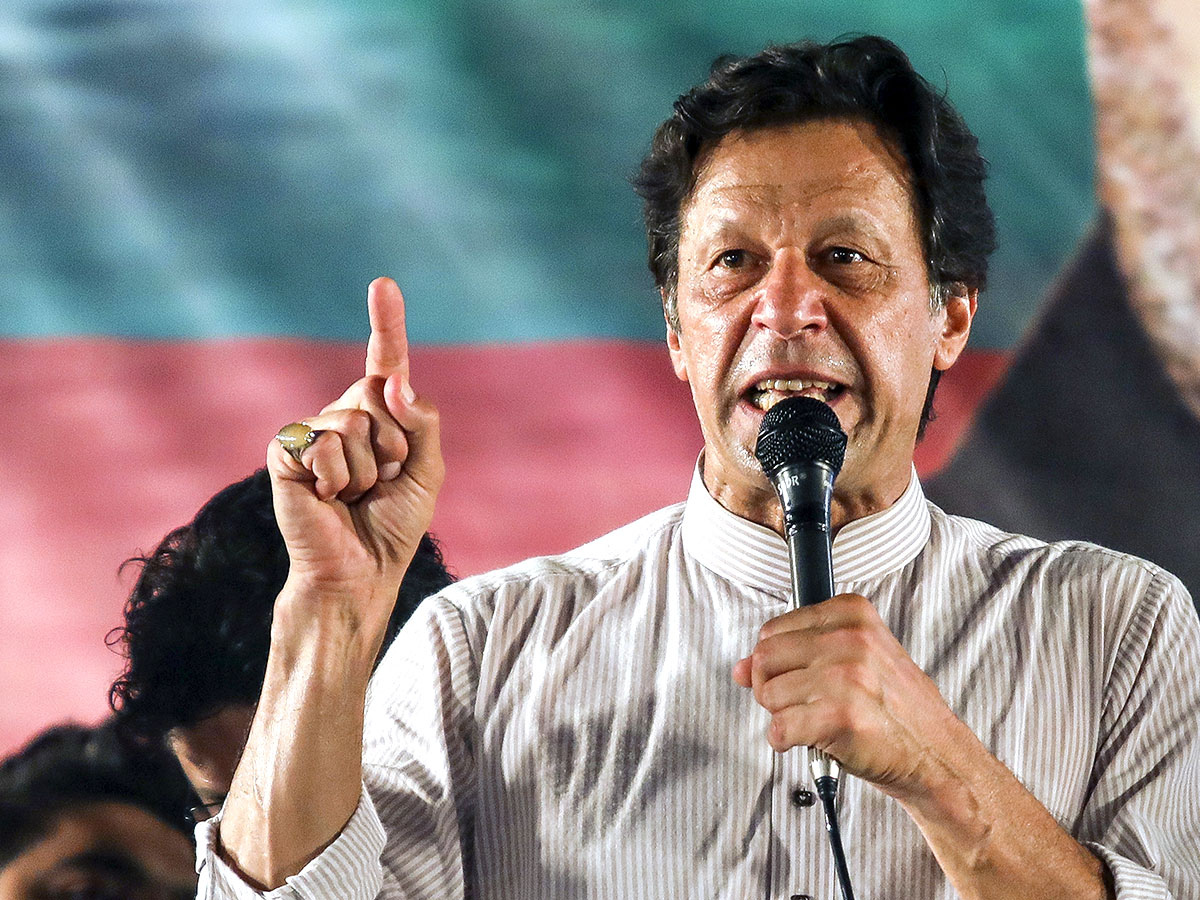 Perdana Menteri Imran Khan: Pakistan Siap Membalas Jika Diserang India 